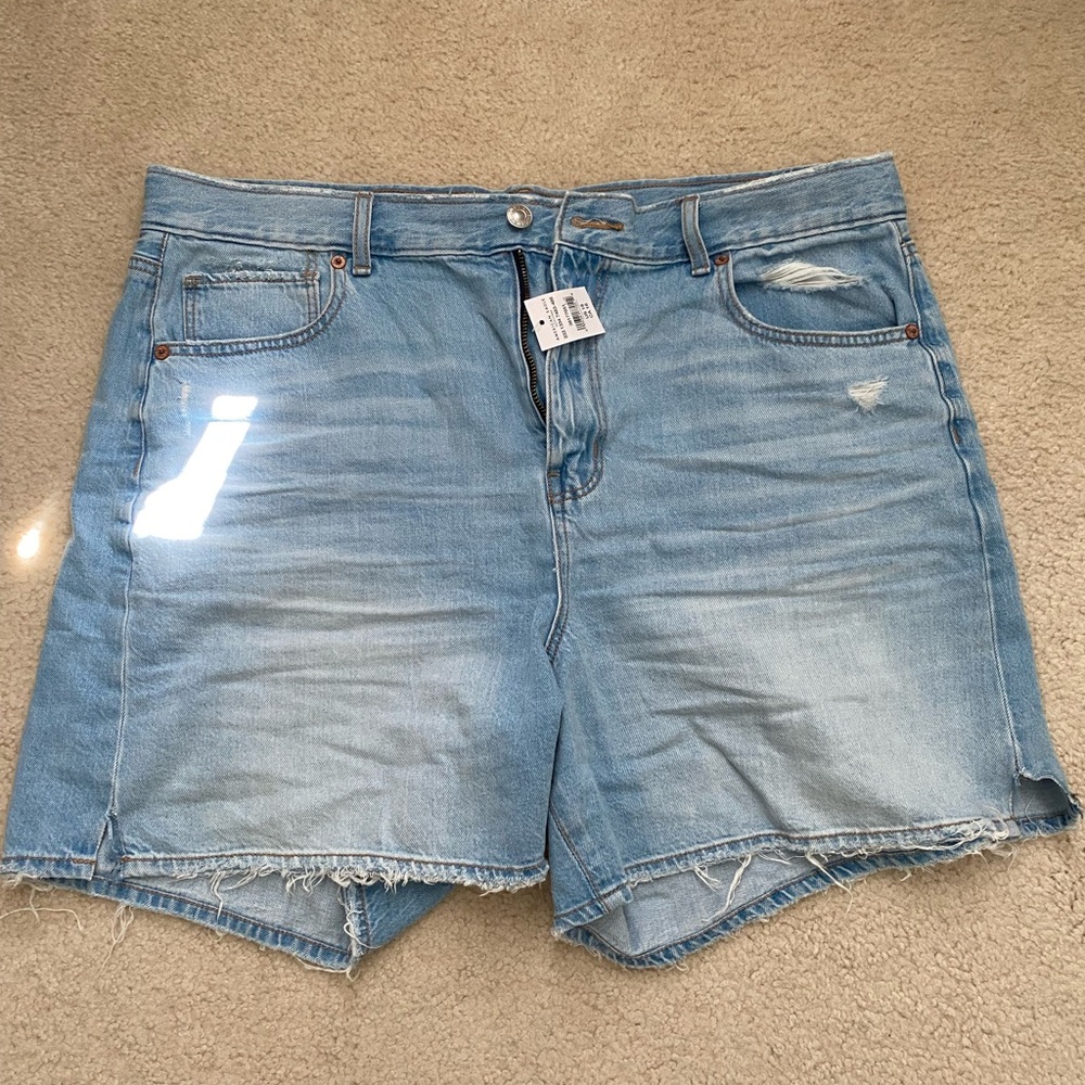 (NWT) American Eagle mom shorts